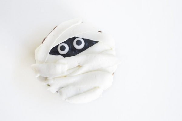 Mummy Halloween Cupcakes