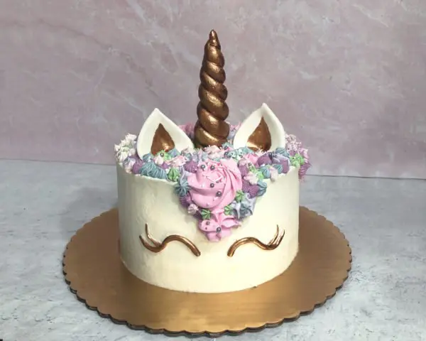 Layla's Unicorn Cake - Rach Makes Cakes